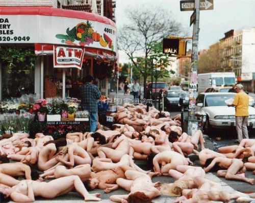 行为艺术是血腥暴力？还是寻求精神自由？