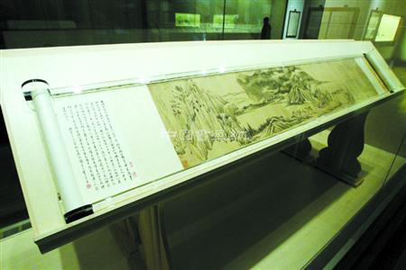 两岸同展董其昌《烟江叠嶂图》？ 雌雄难辨